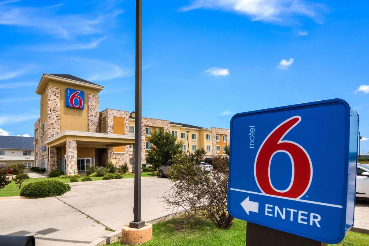 Motel 6-Mineral Wells, Tx Bagian luar foto