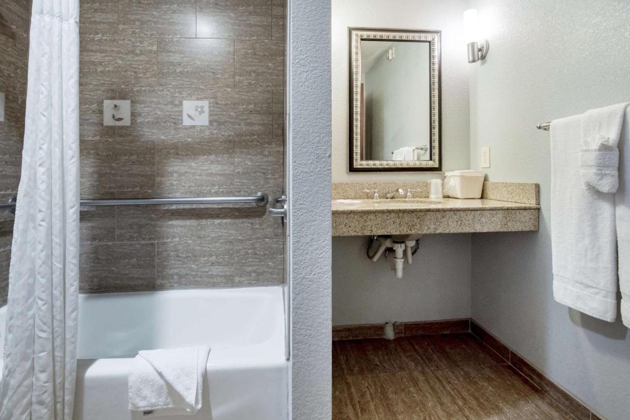 Motel 6-Mineral Wells, Tx Bagian luar foto